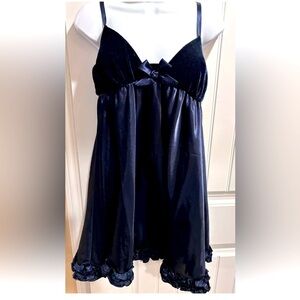 Flora Nikrooz navy chemise size L
